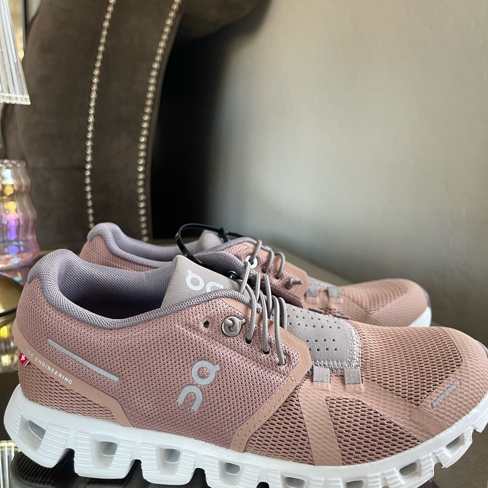 On Running Cloud Sneakers in Mauve and White - Picture 6 of 6